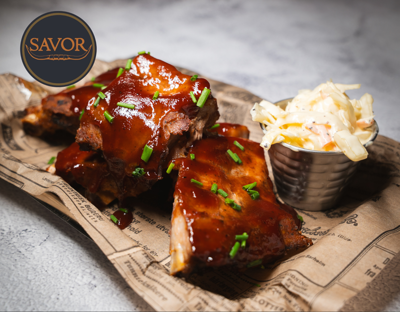 Cocktail ribs med fries