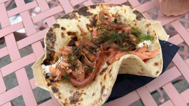 Varmrøykt laksewrap