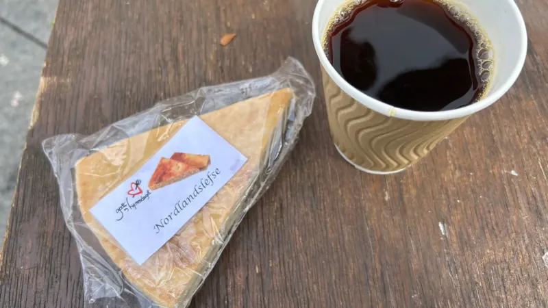 Kaffe og lefsebit